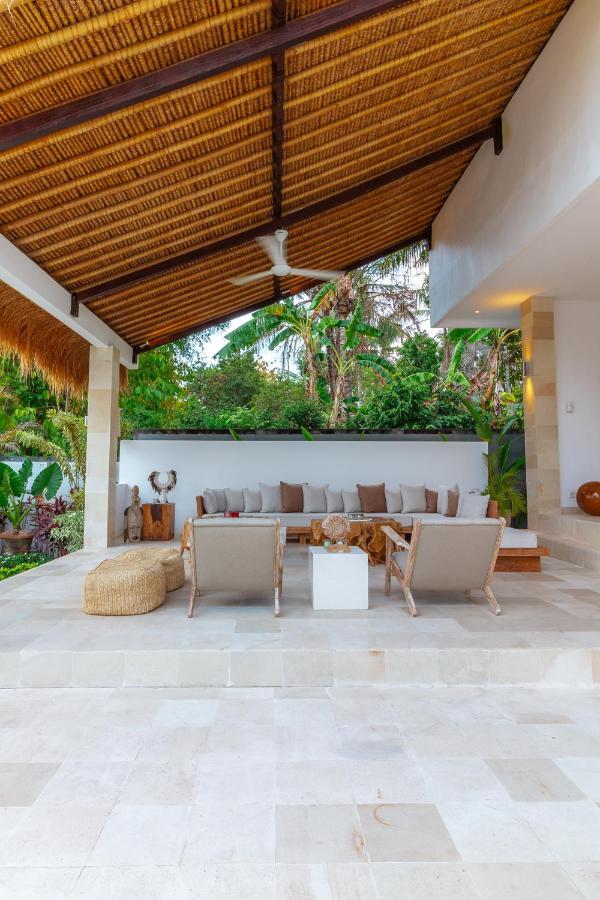 Villa Rasa Senang, With Private Cook And Pool Карангасем Экстерьер фото